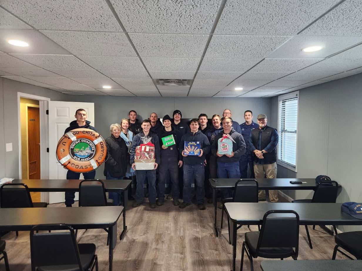 Greater Chattanooga Council Brings Holiday Cheer to Local Coast Guard Station