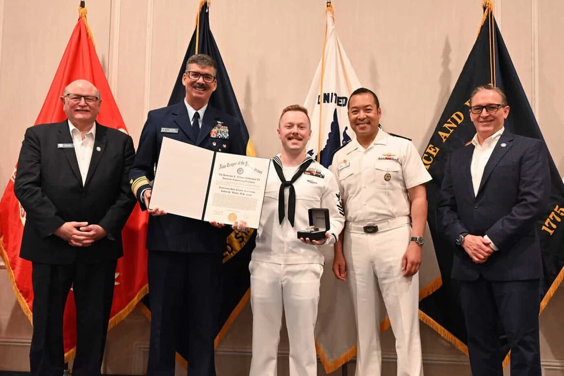 Hon. J. William Middendorf II Award